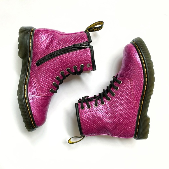 DR. MARTENS 1460 PINK REPTILE EMBOSSED LACE UP ANKLE BOOTS - Picture 4 of 10